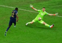 La FIFA compartió un video inédito de la atajada de Dibu a Kolo Muani