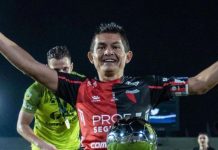 El entorno del Pulga Rodríguez se refirió a la chance de jugar en Colón