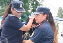 Morena Rial llegó a la fiscalía esposada, encapuchada y en ojotas
