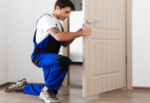 El simple y económico truco para resolver el problema de las puertas que se traban de casa