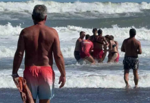 Un turista de 59 años murió ahogado frente a su familia en una playa de Claromecó