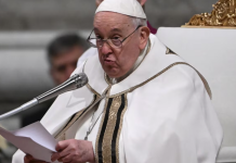 El Vaticano confirmó que el papa Francisco tiene neumonía bilateral