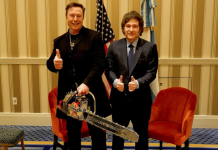 Javier Milei se reunió con Elon Musk y le regaló una motosierra