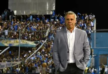 Lucas Pusineri busca una victoria en su debut