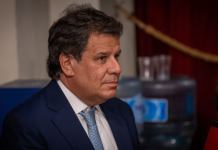 Facundo Manes denunció a Santiago Caputo por “violencia y amenazas” luego del incidente en el Congreso