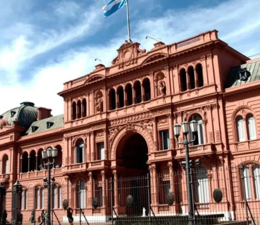 El Gobierno ordenó la desclasificación los archivos de la dictadura