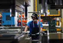 Argentina fue el país con mayor caída industrial en 2024