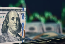 Caen las acciones argentinas en Wall Street y el dólar blue se vende a $1295, un máximo en casi 7 meses