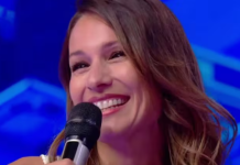 Pampita se cayó mientras desfilaba y su reacción en plena pasarela se volvió viral