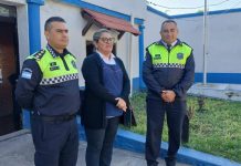Reconocen a la empleada policial que salvó la vida de una bebé