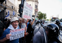 Congreso: gases, empujones y detenidos en otro miércoles de protesta de jubilados