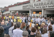 Protesta de los médicos del Garrahan: el Gobierno anuncia un aumento salarial para los residentes