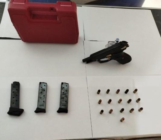Secuestran un arma y municiones en allanamientos por un robo