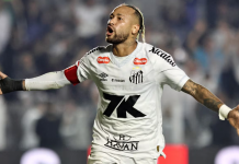 Dos técnicos argentinos encabezan la lista de candidatos para dirigir al Santos de Neymar