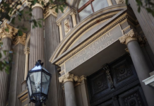 Las cinco claves de la última medida del Gobierno para mantener al dólar estable