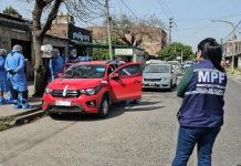 Asesinan a un joven de 24 años a quemarropa desde un auto en la calle Rondeau: hay dos detenidos