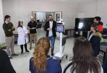 El Hospital del Niño Jesús incorporó un robot de telemedicina para fortalecer la atención pediátrica