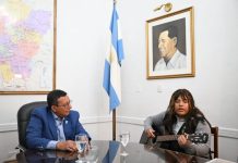 El ministro Monteros recibió a Paulina Quispe y apoyará la publicación de su libro