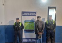 Intentó robar en un drugstore con un hierro y lo atraparon
