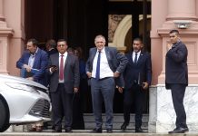 Milei convoca a los gobernadores y Jaldo llega con agenda propia
