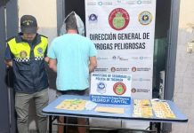 Fue aprehendido con envoltorios de marihuana en la calle