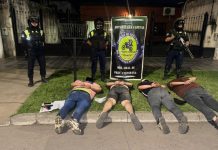 Atrapan a una banda que escapaba tras amenazar a un joven con un revólver