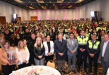 Jaldo participó del homenaje por el Día de la Madre junto a policías