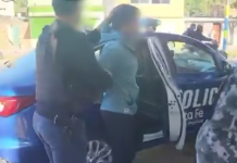 Video: gritos, tensión y una nena tapándose los oídos en un allanamiento por ropa trucha en Rosario