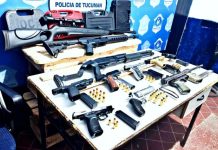 Su pareja lo denunció por violento y le decomisaron un “pequeño arsenal”