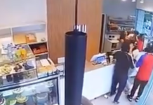 Video: ladrones armados entraron a una cafetería en La Plata, golpearon a la moza y les robaron a los clientes