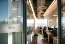 El doble impacto de la IA: algunos temen que les haga perder su empleo mientras los que la utilizan mejoran su productividad