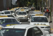 Exceso de taxis en la capital tucumana: hay cuatro veces más de lo aconsejado
