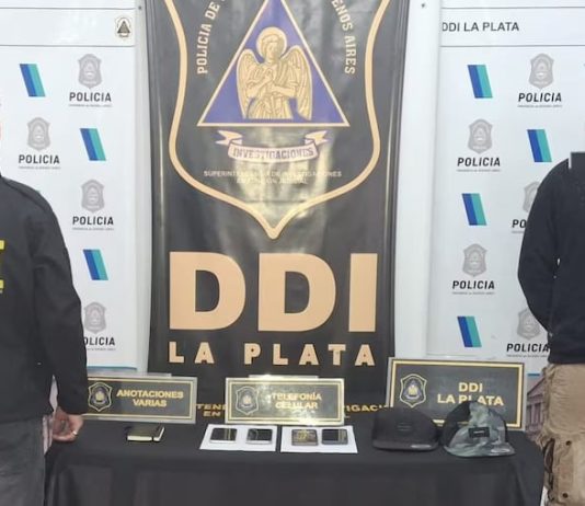 Chocó a un grupo de amigos en Melchor Romero, mató a dos y lo condenaron pero quedó en libertad