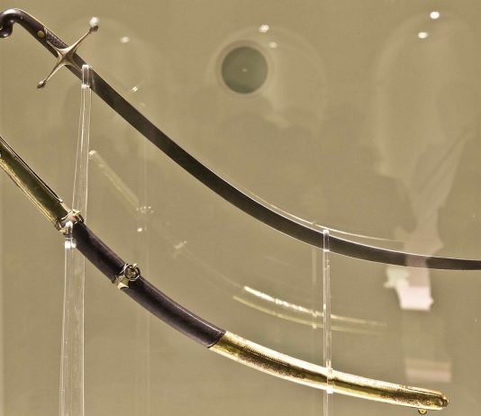 Ya se puede visitar gratis el sable corvo de San Martín: lugar, días y horarios