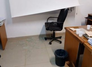 Destrozos e intento de incendio en un tribunal luego de que un jurado absolviera a un acusado por un choque fatal