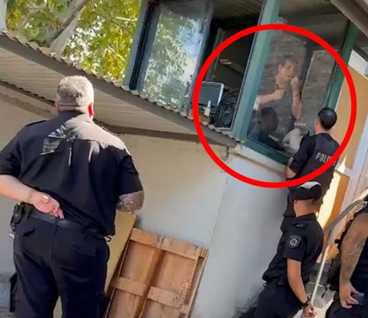 Locura en Rosario: se atrincheró en su empresa en reclamo de una deuda, se prendió fuego e hirió a dos policías