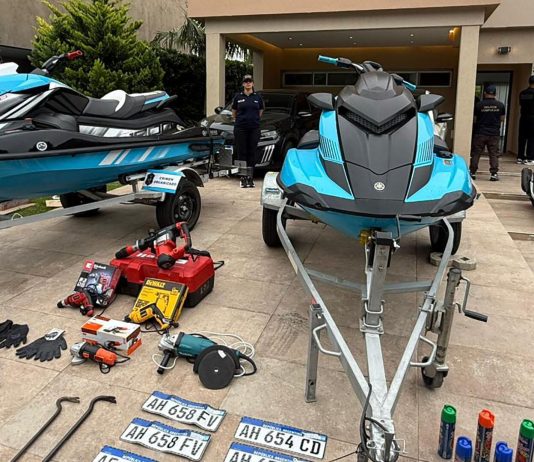 Los lujos y las bizarras pelucas de los hermanos Caamaño, expertos en robos comando de la zona sur del conurbano