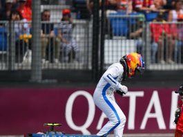 Por qué los pilotos tienen que saltar de los autos cuando se detienen por una falla eléctrica en la Fórmula 1