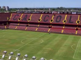 Prohibieron el ingreso a las canchas a un hincha de Colón por agredir a la Policía en el partido con Deportivo Madryn