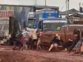 Una camioneta 4×4 perdió el control y atropelló a un grupo de personas en una competencia clandestina en Misiones