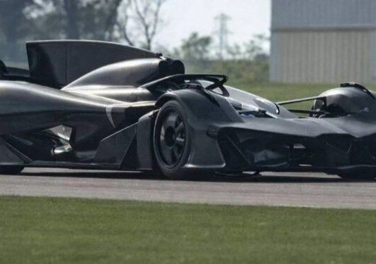 El “Batimóvil” que construyó un equipo de F1 por pedido de un magnate: “Será 10 segundos más rápido que cualquier monoplaza”