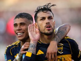 La lupa sobre el penal con el que Paredes abrió el marcador en el Superclásico: por qué no fue expulsado Rivero y el filoso festejo