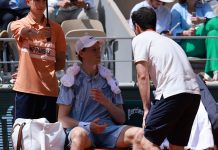 El momento del colapso de Jannik Sinner cuando estaba a un game del triunfo ante Cerúndolo en Roland Garros y la polémica detrás de su atención médica