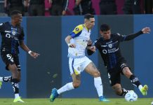 Empujones, insultos y tarjetas: el fuerte cruce entre Di María y Sornoza que eclipsó el duelo Independiente del Valle-Rosario Central