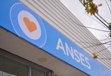 Se oficializaron aumentos y bonos para asignaciones familiares, jubilaciones y pensiones
