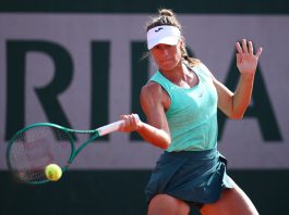 Solana Sierra dio el golpe en Roland Garros al derrotar a Emma Raducanu en el debut