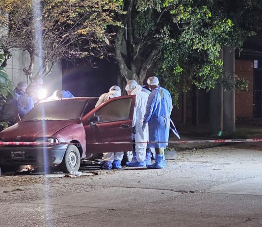 Encontraron el cuerpo de una mujer en un auto incendiado en Tucumán y creen que fue asesinada