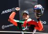Escándalo en el MotoGP: se cayó, le pegó un golpe en el rostro a un auxiliar y le prohibieron competir