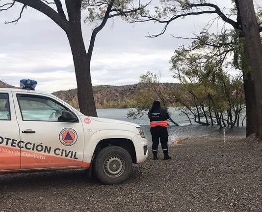 Hallaron un cuerpo flotando en el río Neuquén: qué se sabe y cuáles son las primeras hipótesis