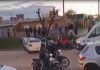 Se conoció un nuevo video del hombre que manejó borracho una retroexcavadora y casi atropella a un motociclista
